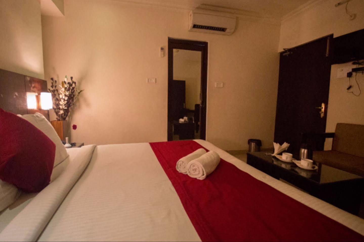 Anr Hotels Lakhnaú Exteriér fotografie
