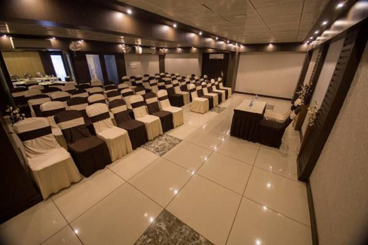 Anr Hotels Lakhnaú Exteriér fotografie