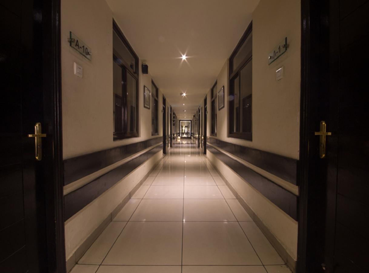 Anr Hotels Lakhnaú Exteriér fotografie